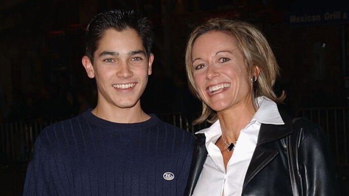 lori hoechlin 53 54 0