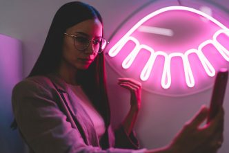 how custom neon signs are transforming event design