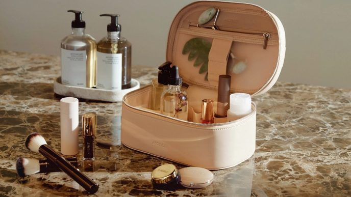 the ultimate guide to buying wholesale cosmetic bags in the uk