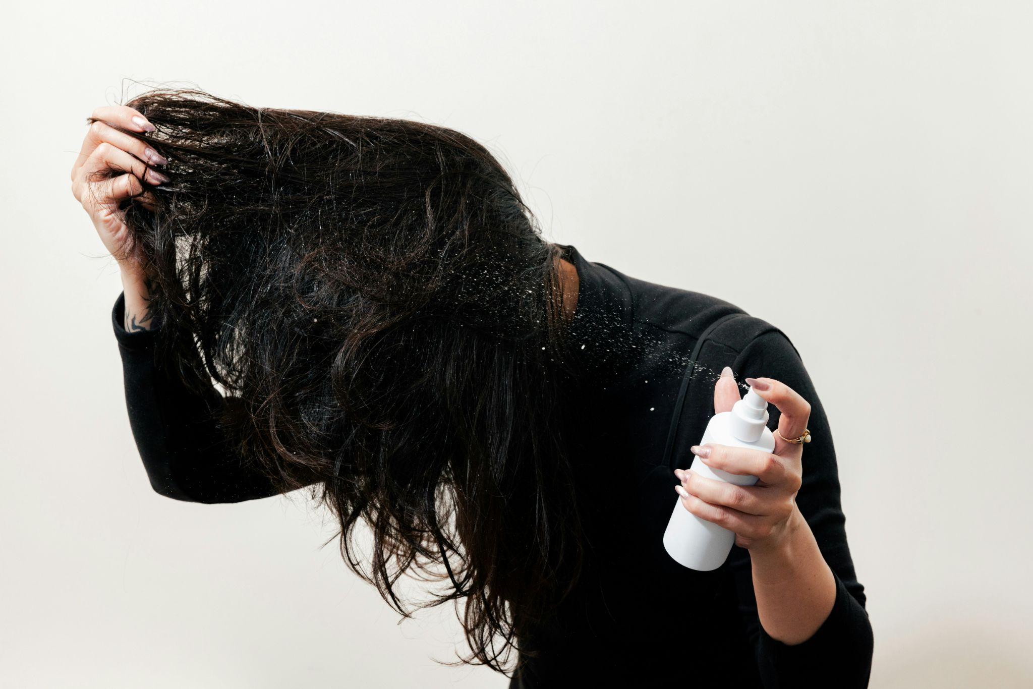 7 mistakes everyone makes with dry shampoo (and how to fix them) 2