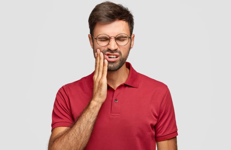 8 signs that your dental pain requires an immediate emergency dentist visit 2