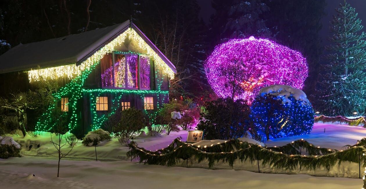 decorating your home's exterior for the holidays dos and don'ts
