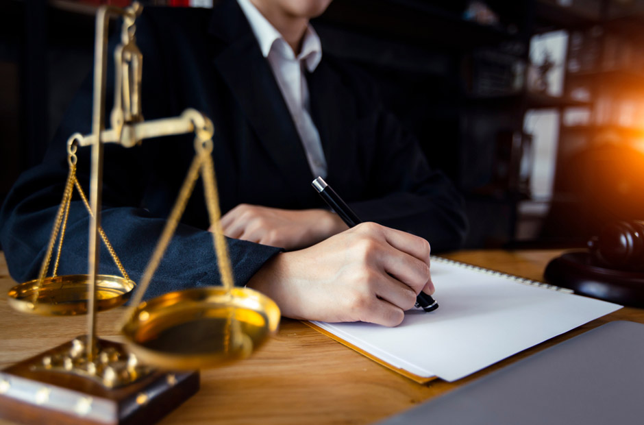hiring a local gold coast lawyer