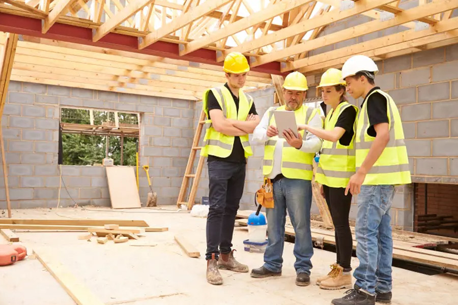 how to choose a contractor who can handle both small renovations and large scale builds