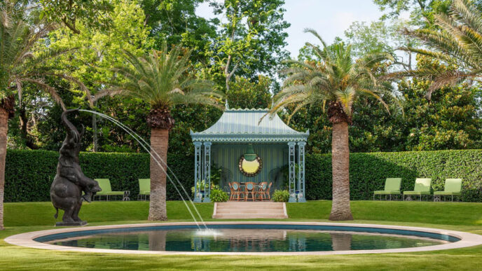 outdoor fountain best suits a modern landscape design