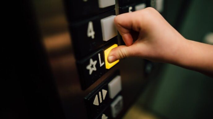 commercial elevator services that support high traffic workplaces