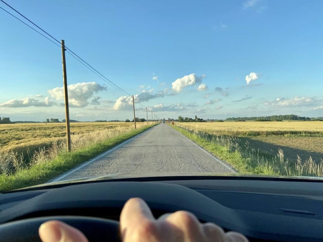 how to adapt driving style when traveling in another country